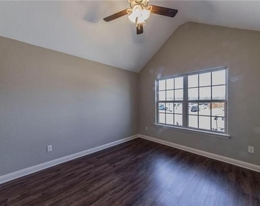 721 Smyth Street - Photo Thumbnail 7