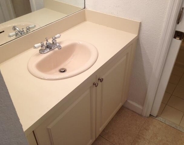 229 E 3rd Street - Photo Thumbnail 6