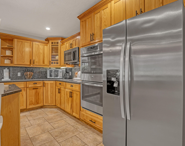 10780 Anderson Lane - Photo Thumbnail 21