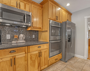 10780 Anderson Lane - Photo Thumbnail 20