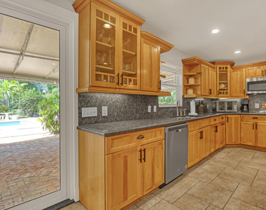 10780 Anderson Lane - Photo Thumbnail 23