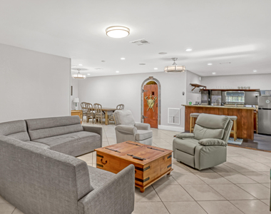 10780 Anderson Lane - Photo Thumbnail 57