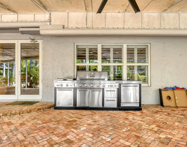 10780 Anderson Lane - Photo Thumbnail 41
