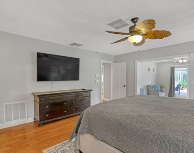 10780 Anderson Lane - Photo Thumbnail 27