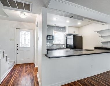 4208 Bowser Avenue - Photo Thumbnail 2