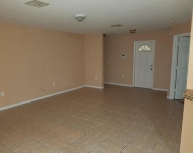 8804 Nw 38th Drive - Photo Thumbnail 8