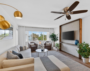1502 S Lakeside Drive - Photo Thumbnail 9