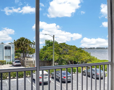 1502 S Lakeside Drive - Photo Thumbnail 21