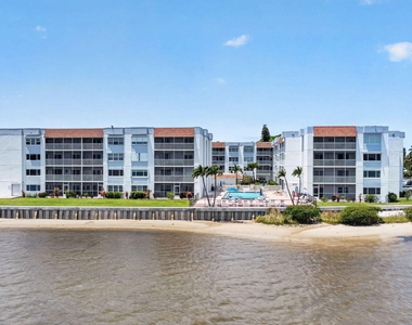 1502 S Lakeside Drive - Photo Thumbnail 45