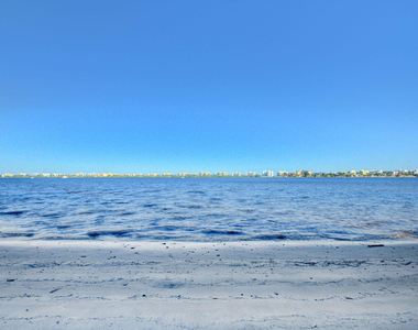 1502 S Lakeside Drive - Photo Thumbnail 38