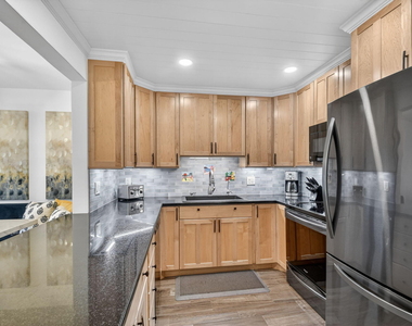 1502 S Lakeside Drive - Photo Thumbnail 1