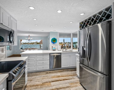 844 East Drive - Photo Thumbnail 7