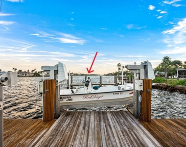 844 East Drive - Photo Thumbnail 17