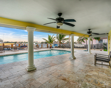 844 East Drive - Photo Thumbnail 14
