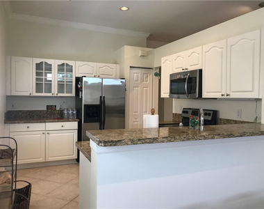 1118 Chinaberry Drive - Photo Thumbnail 4