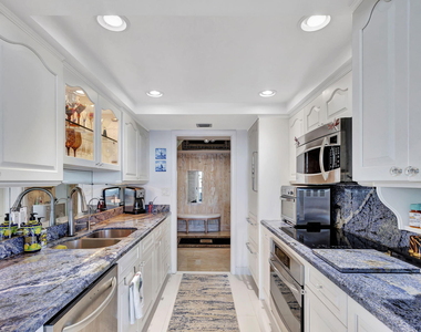 5550 N Ocean Drive - Photo Thumbnail 13