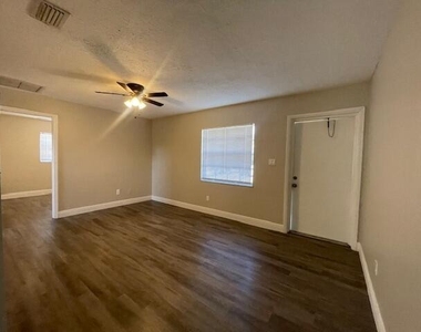 1205 Ave K - Photo Thumbnail 18