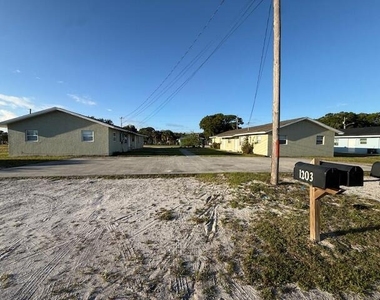 1205 Ave K - Photo Thumbnail 2