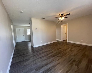 1205 Ave K - Photo Thumbnail 9