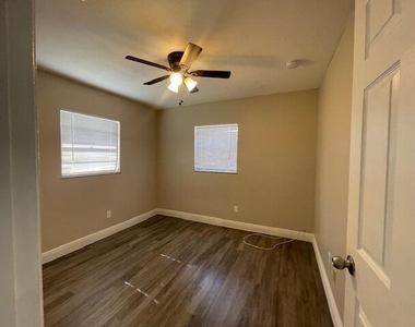 1205 Ave K - Photo Thumbnail 46