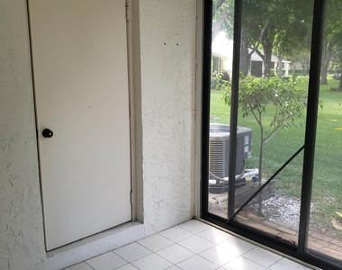 10875 Lake Front Place - Photo Thumbnail 15