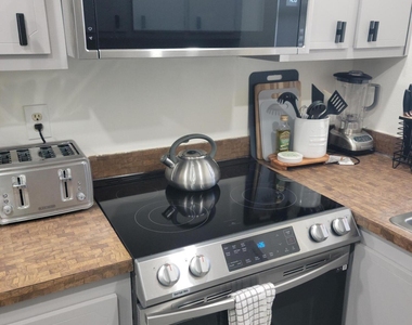 1301 Nw 12th Avenue - Photo Thumbnail 8