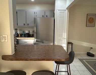 1301 Nw 12th Avenue - Photo Thumbnail 4