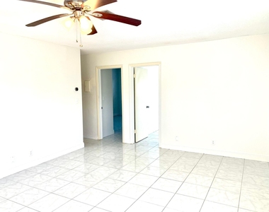 260 Nw 19th Street - Photo Thumbnail 9