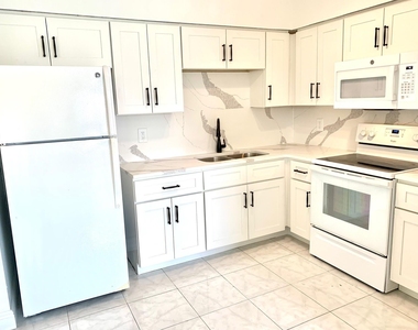 260 Nw 19th Street - Photo Thumbnail 5