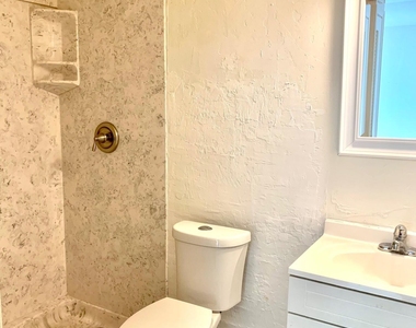 260 Nw 19th Street - Photo Thumbnail 15