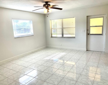 260 Nw 19th Street - Photo Thumbnail 8