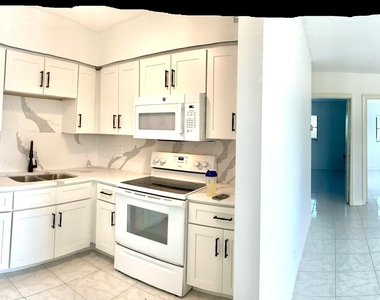 260 Nw 19th Street - Photo Thumbnail 4
