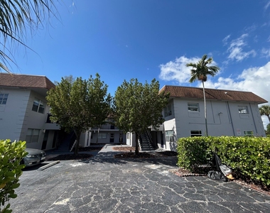 260 Nw 19th Street - Photo Thumbnail 16