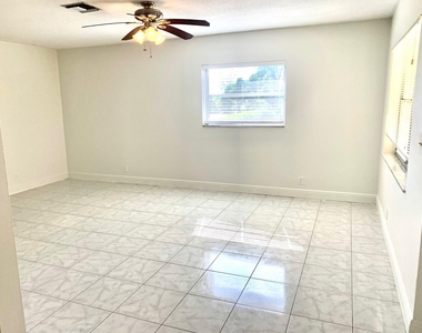 260 Nw 19th Street - Photo Thumbnail 10