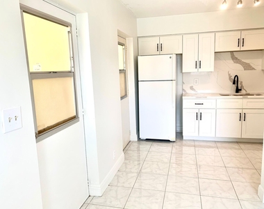 260 Nw 19th Street - Photo Thumbnail 6