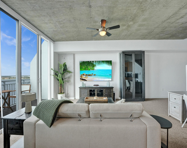 300 S Australian Avenue - Photo Thumbnail 14
