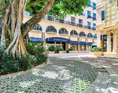 101 N Clematis Street - Photo Thumbnail 27