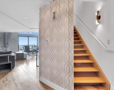 101 N Clematis Street - Photo Thumbnail 14