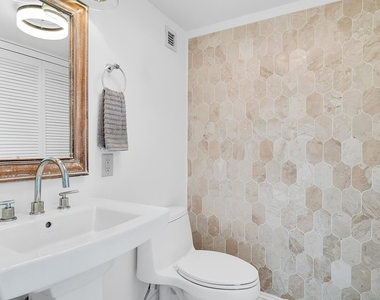 101 N Clematis Street - Photo Thumbnail 13