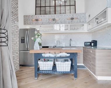 101 N Clematis Street - Photo Thumbnail 8
