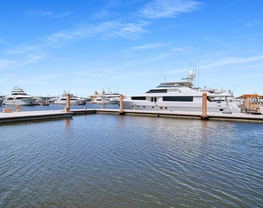 101 N Clematis Street - Photo Thumbnail 39
