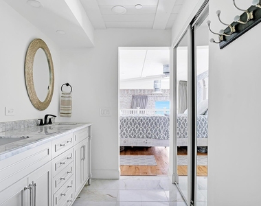 101 N Clematis Street - Photo Thumbnail 19