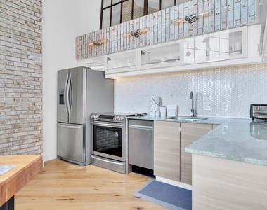 101 N Clematis Street - Photo Thumbnail 6