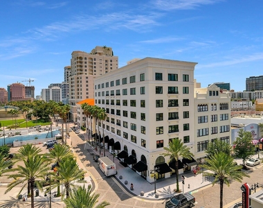 101 N Clematis Street - Photo Thumbnail 29