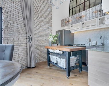 101 N Clematis Street - Photo Thumbnail 7