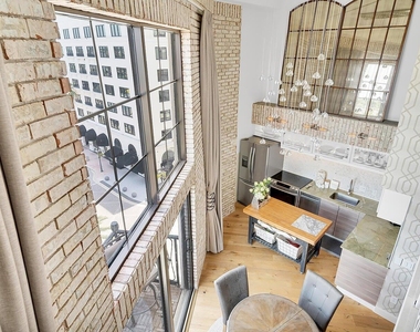 101 N Clematis Street - Photo Thumbnail 2