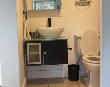 2900 Ne 30th Street - Photo Thumbnail 5