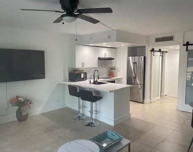 2900 Ne 30th Street - Photo Thumbnail 3