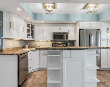 2200 Ne 33rd Avenue - Photo Thumbnail 16