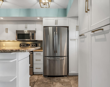 2200 Ne 33rd Avenue - Photo Thumbnail 13